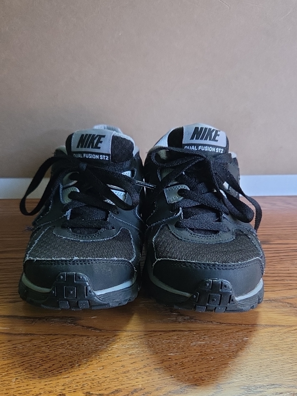Nike Kids Black and Gray Dual Fusion ST2 Sneakers
